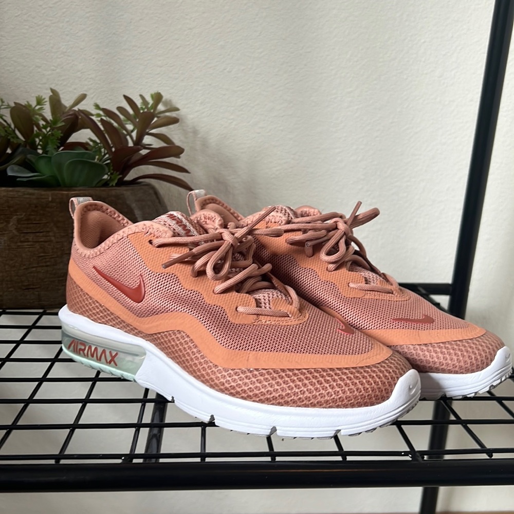Women’s Nike Airmax’s